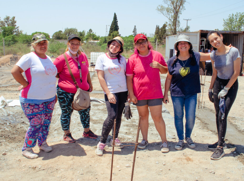 Empowering 300 underserved women in Cordoba