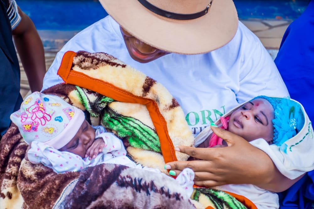 Provide 100 newborn babies' essentials in Nigeria GlobalGiving