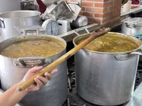 Cooking food to the 400 kids