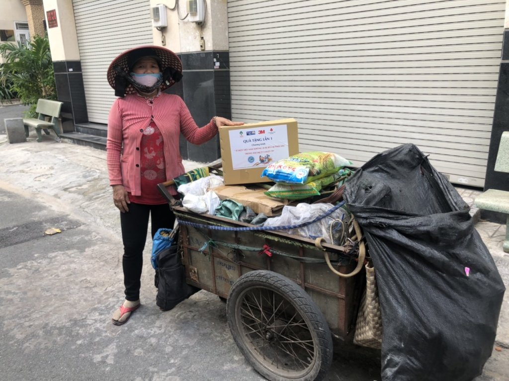 Helping 100 Left behind families in Vietnam