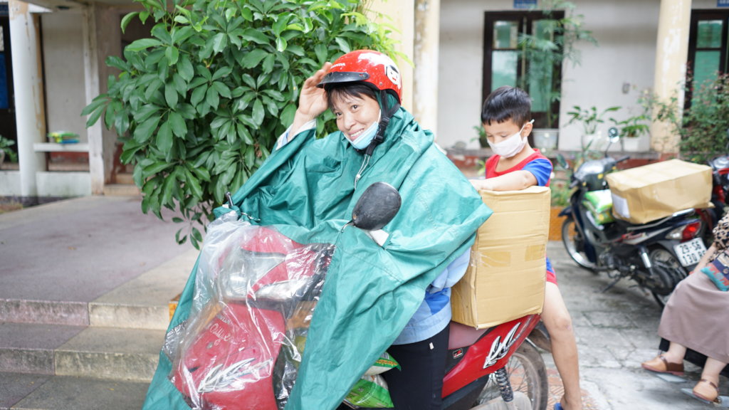 Helping 100 Left behind families in Vietnam