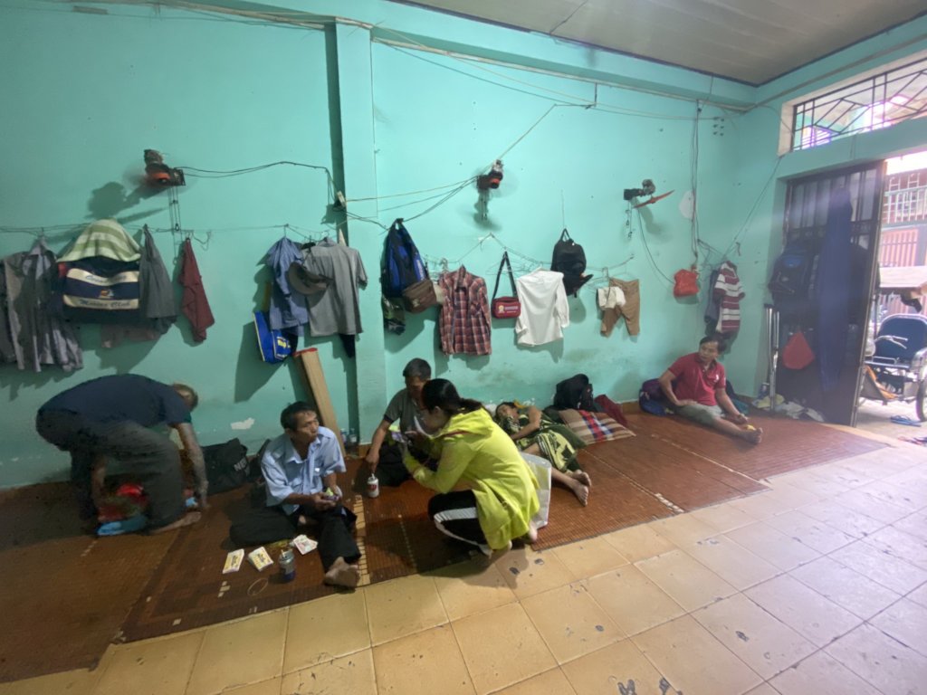 Helping 100 Left behind families in Vietnam