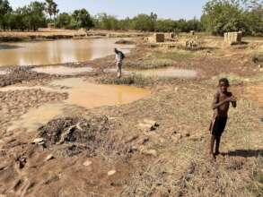 Sample collecting, Mali 2022 Survey expedition