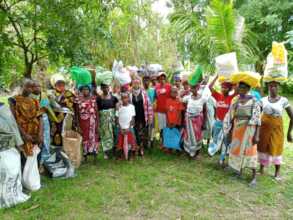 Food distribution in the poor village of Kenya