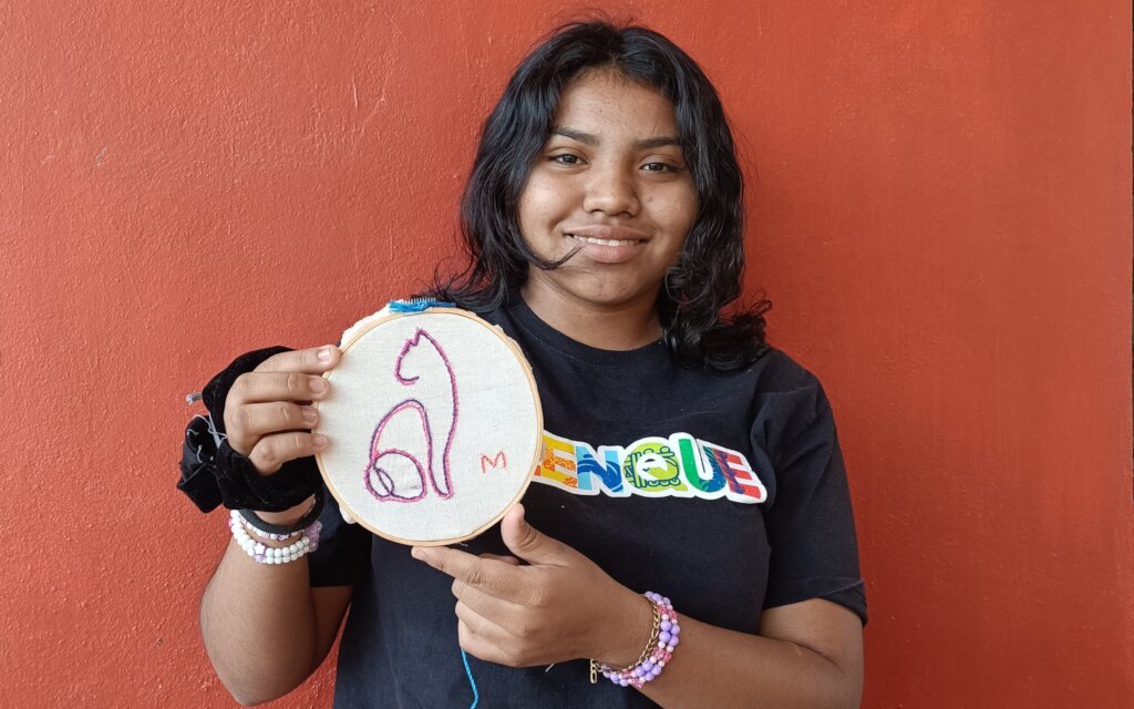 Arts & crafts for migrant and indigenous children