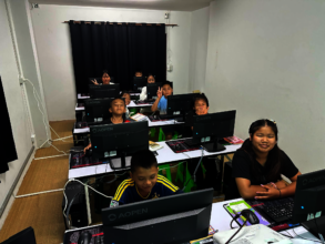 IT training at children's home 2b