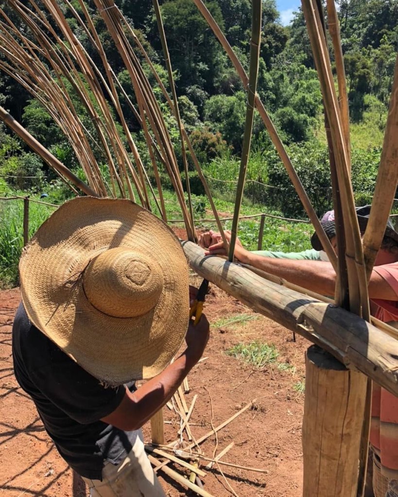 Building a nursery out of bamboo - Pachakuti, Peru