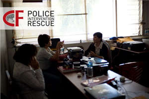 CF staff being briefed on the rescue w/ police