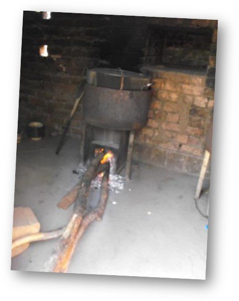 Cooking on more efficient clay stoves