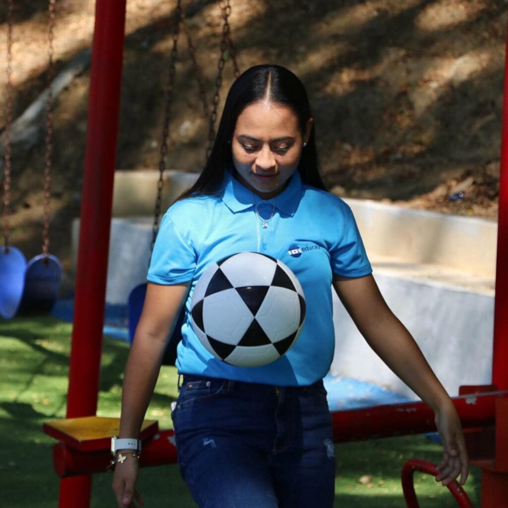 Nallely, our sports programme youth leader