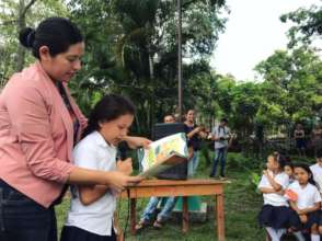 Student reading contest in Las Lagunas community