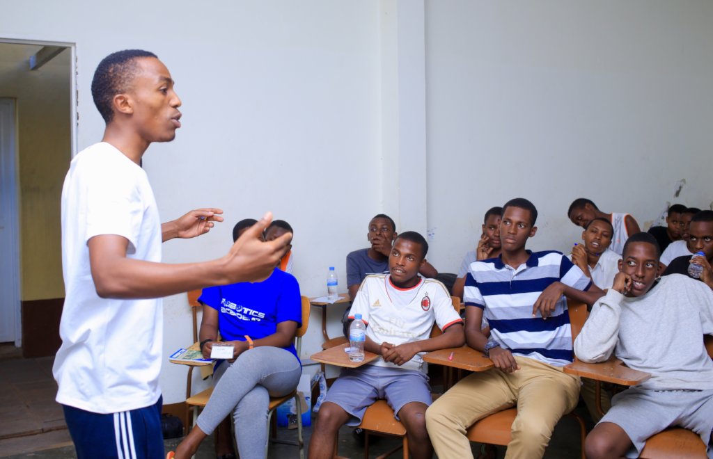 Support 30 girls to break the cycle of violence