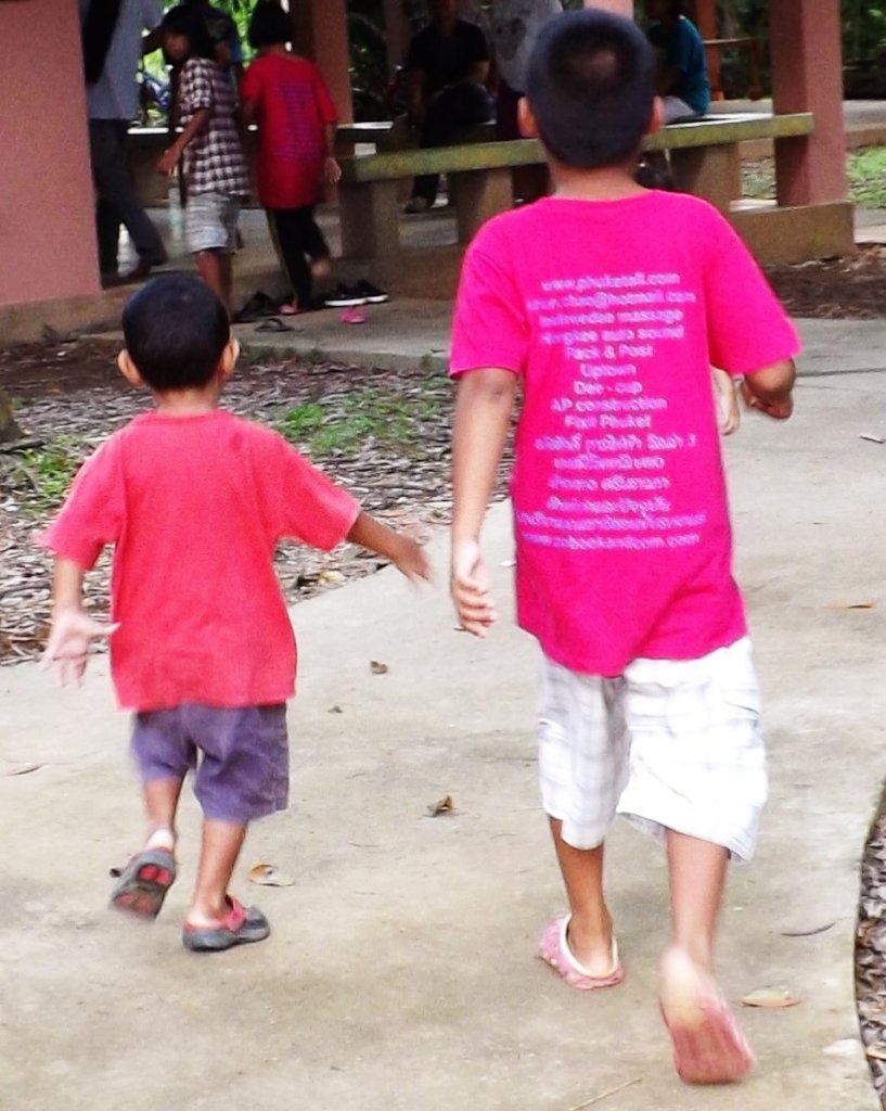 Helping our HIV+ Thai Children complete school