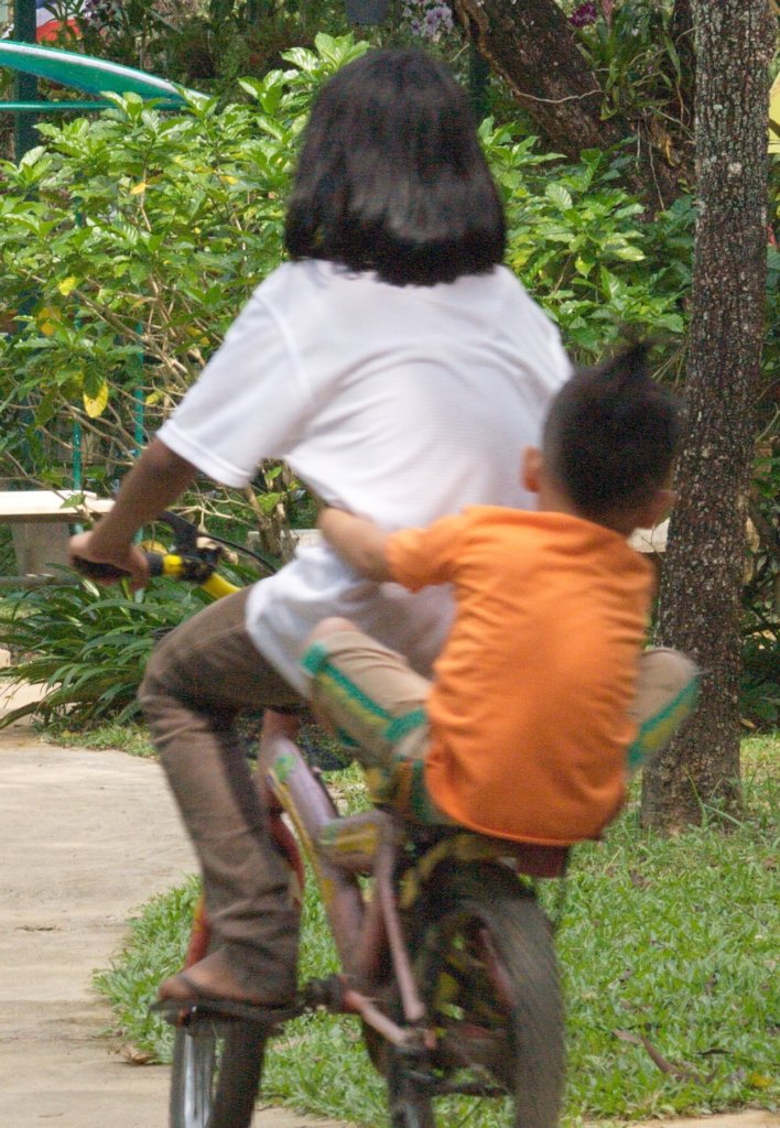 Helping our HIV+ Thai Children complete school