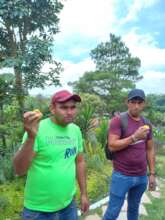 In Pinula, eating peaches!