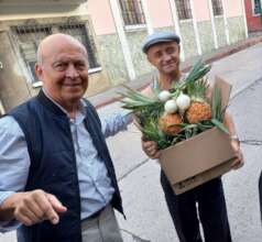 Giving too to Fray Lubin for his food pantry in z1