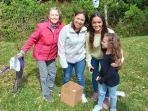 Happy bringing children's toys!