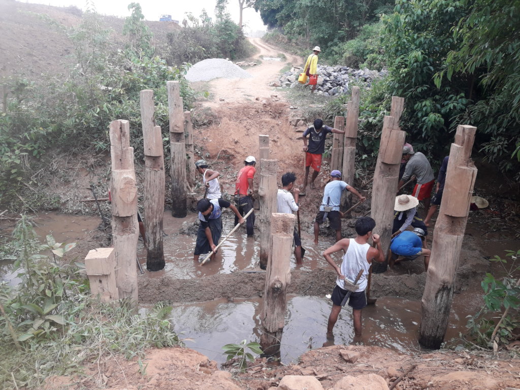Build a Bridge in Htee Whr Mu, Myanmar