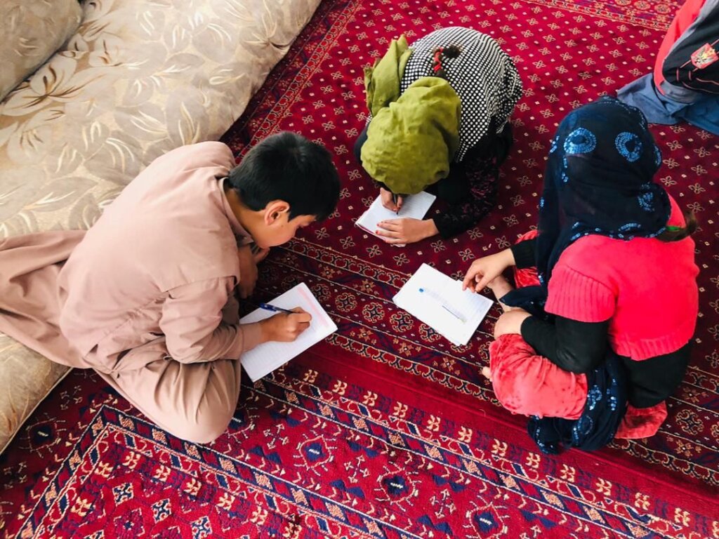 Education support for displaced Afghan children