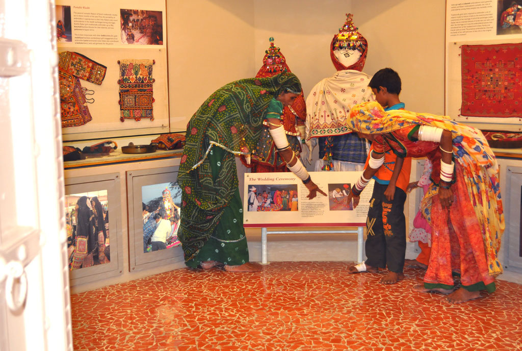 Artisans visit the new gallery