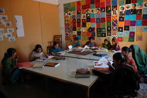 Artisans study library books