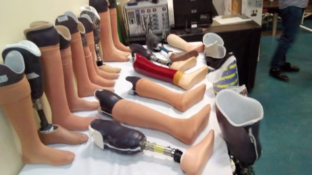 Donate prostheses for Colombian amputees