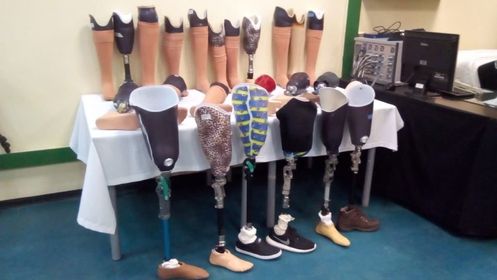 Donate prostheses for Colombian amputees