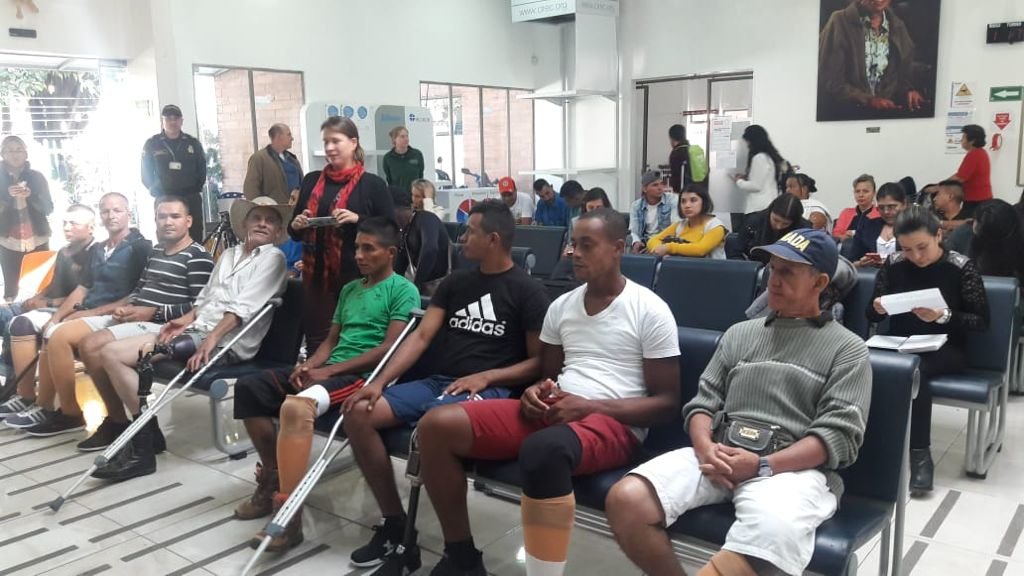 Donate prostheses for Colombian amputees