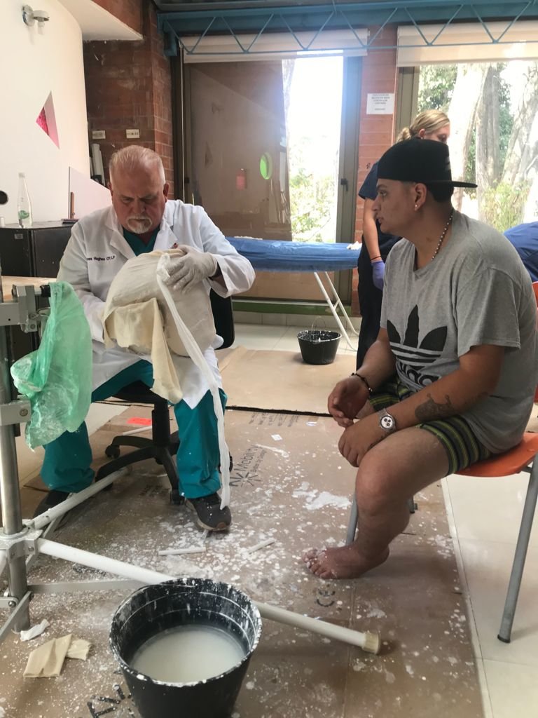 Donate prostheses for Colombian amputees