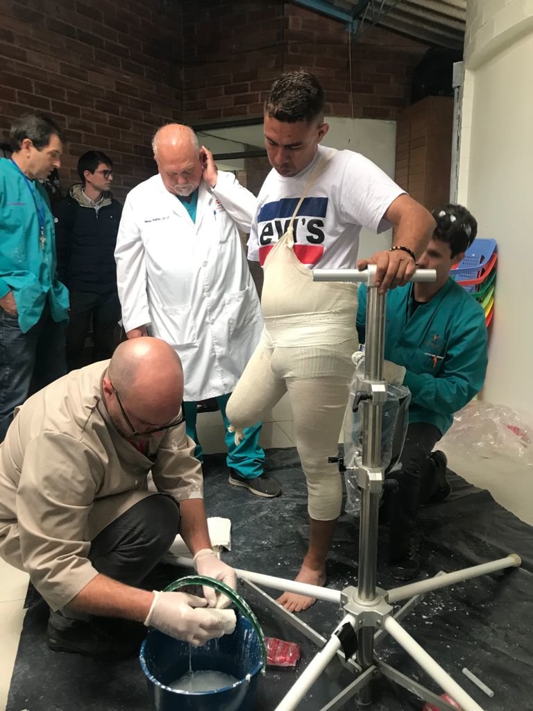 Donate prostheses for Colombian amputees