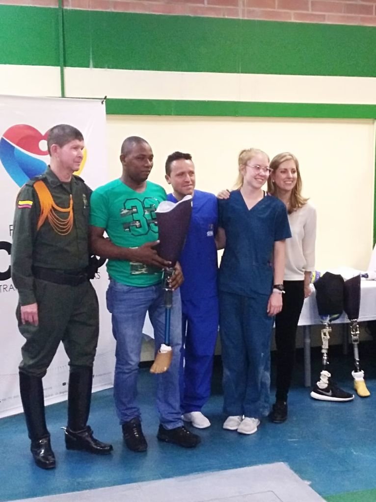 Donate prostheses for Colombian amputees