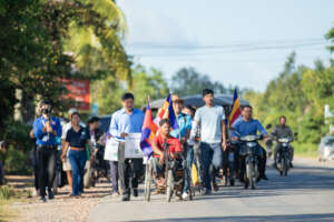 DT leads the walking campaign in Kep