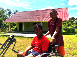 Ieang and Vet at the SILA houses in Kep