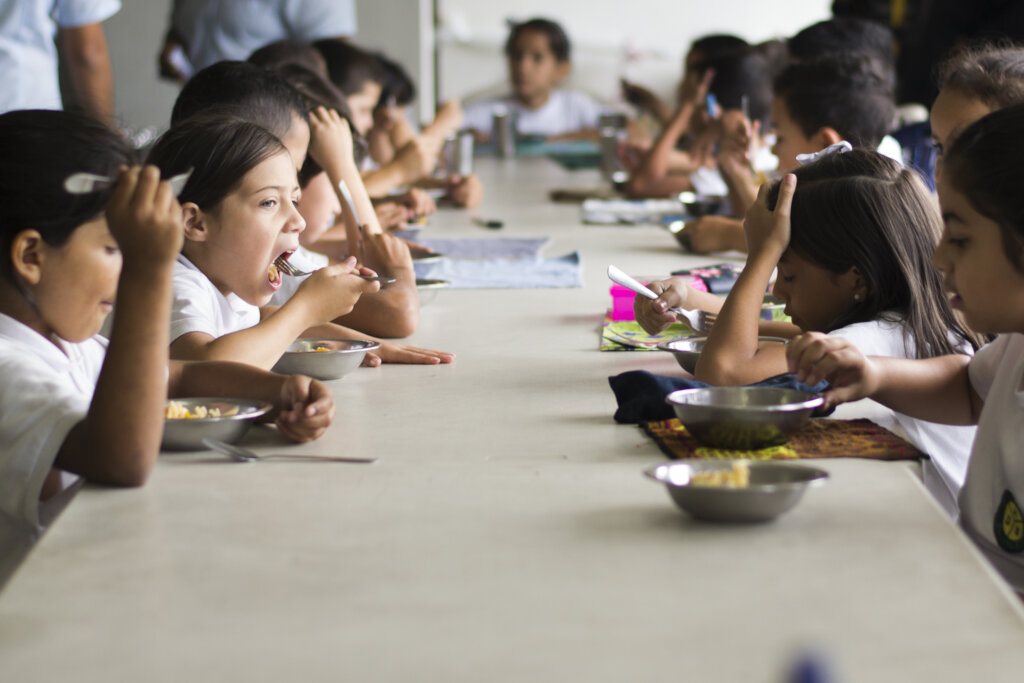 EDUCATE AND NOURISH 2,650 STUDENTS IN VENEZUELA