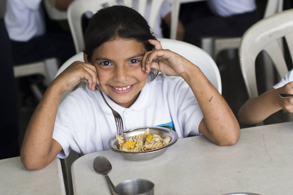 EDUCATE AND NOURISH 2,650 STUDENTS IN VENEZUELA