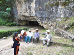 Elders share knowledge of community territory