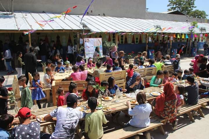 Offer food & education for 1000 refugees in Greece