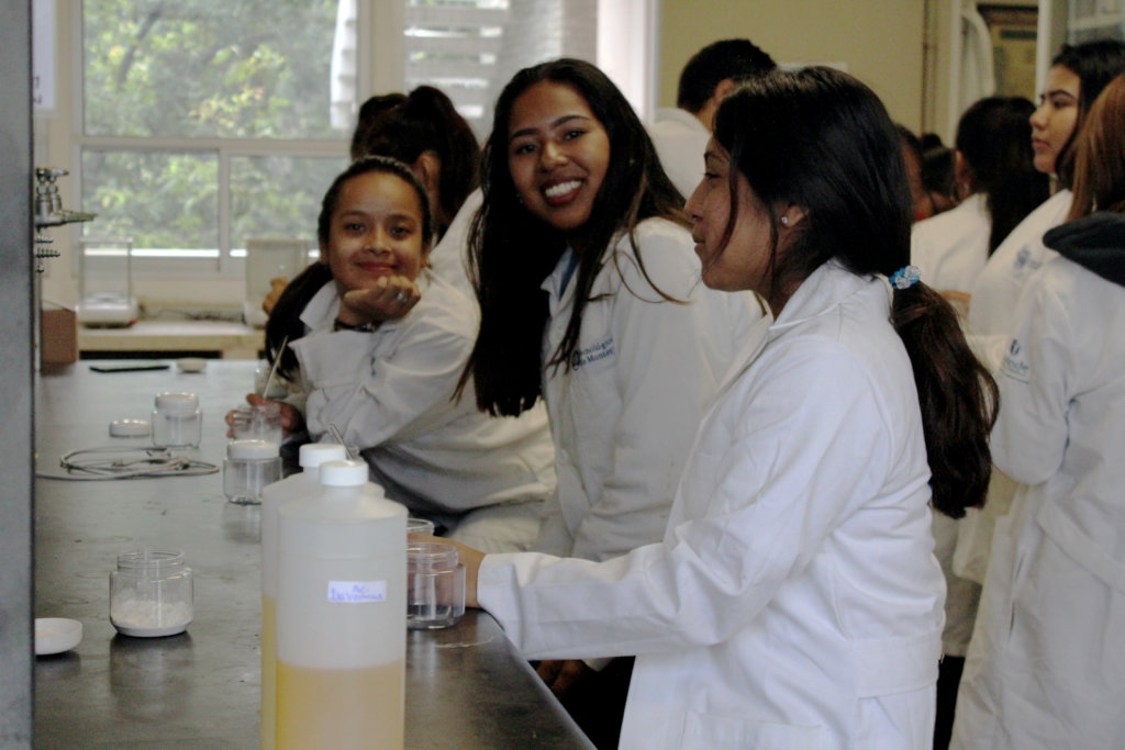 Mentoring For 1k At-Risk Young Women in Mexico