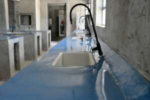 Fully equipped laboratory spots for 58 students