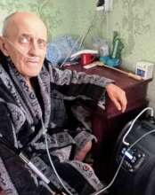 Volodymyr (68 y.o.) with the 10-l concentrator
