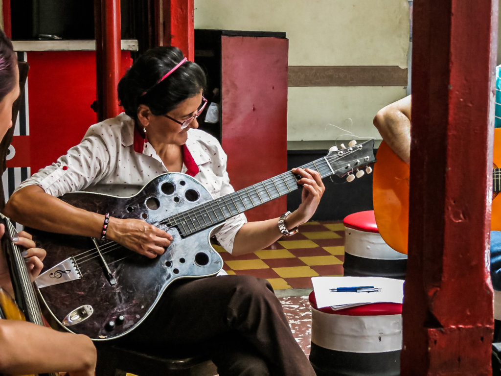 Art: transforming tool in 250 Colombian Children