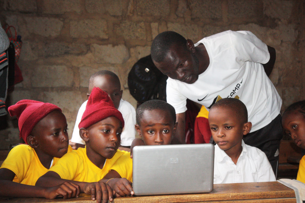 Promote digital learning in 15 informal schools