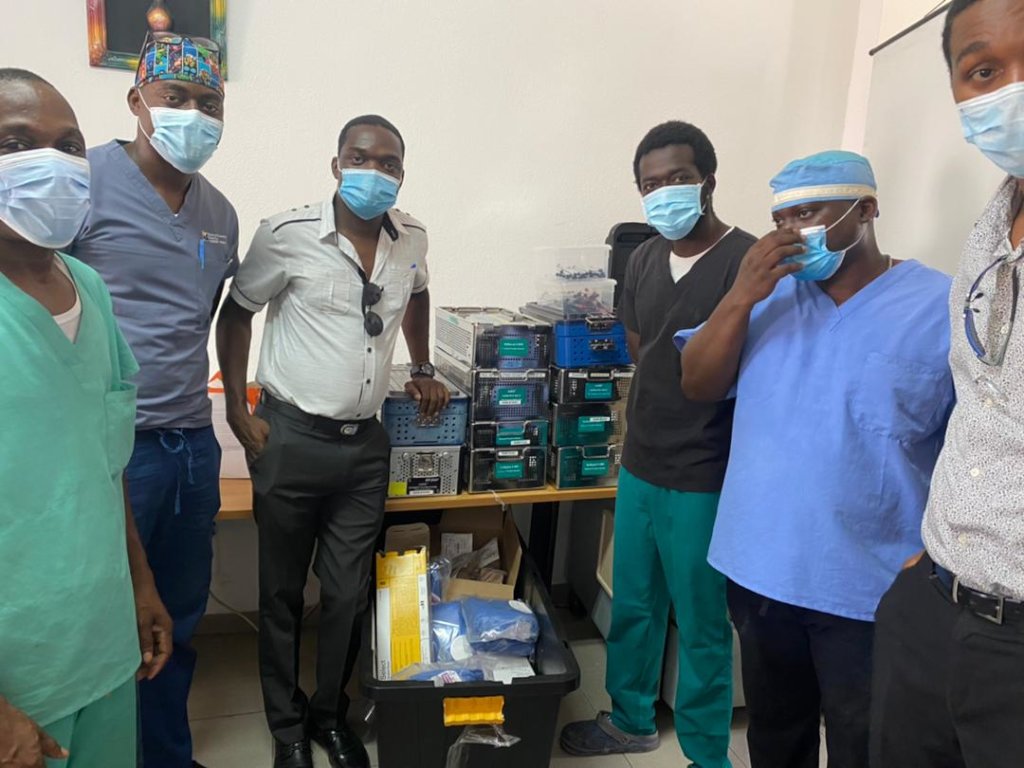 Trauma Equipment for Earthquake Relief in Haiti