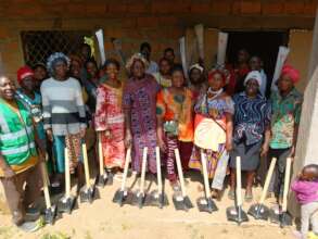 Group picture with beneficiaries