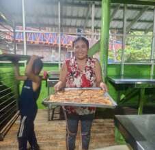Lisa and Pizza