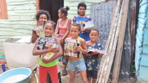 50 Dominican kids urgently need school supplies