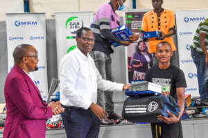 Graduate trainees receiving startup toolkits
