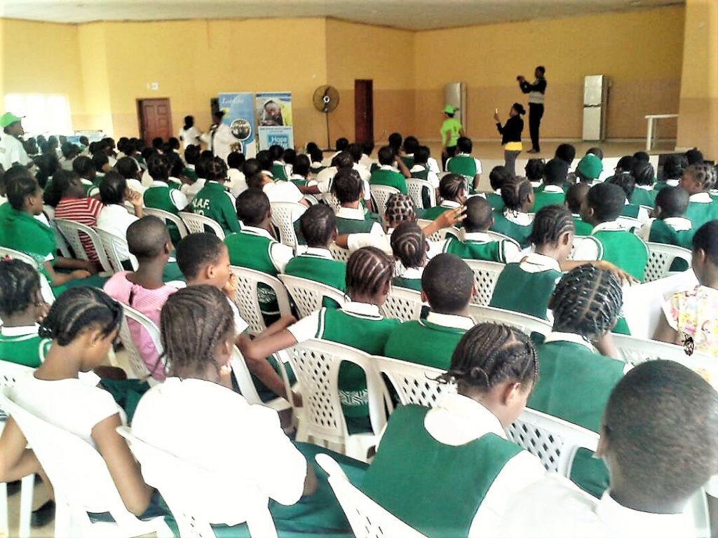 She Matters-support 500 Nigerian Damsels with Pad
