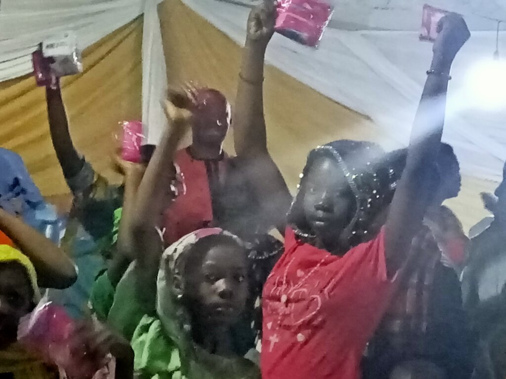 She Matters-support 500 Nigerian Damsels with Pad