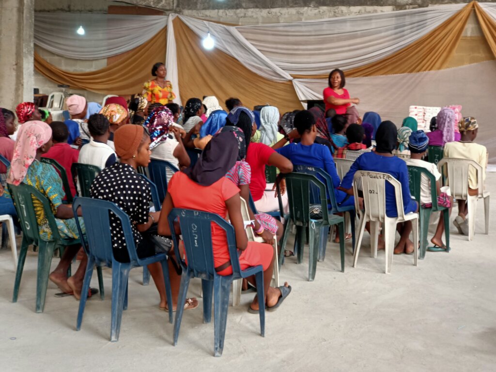 She Matters-support 500 Nigerian Damsels with Pad